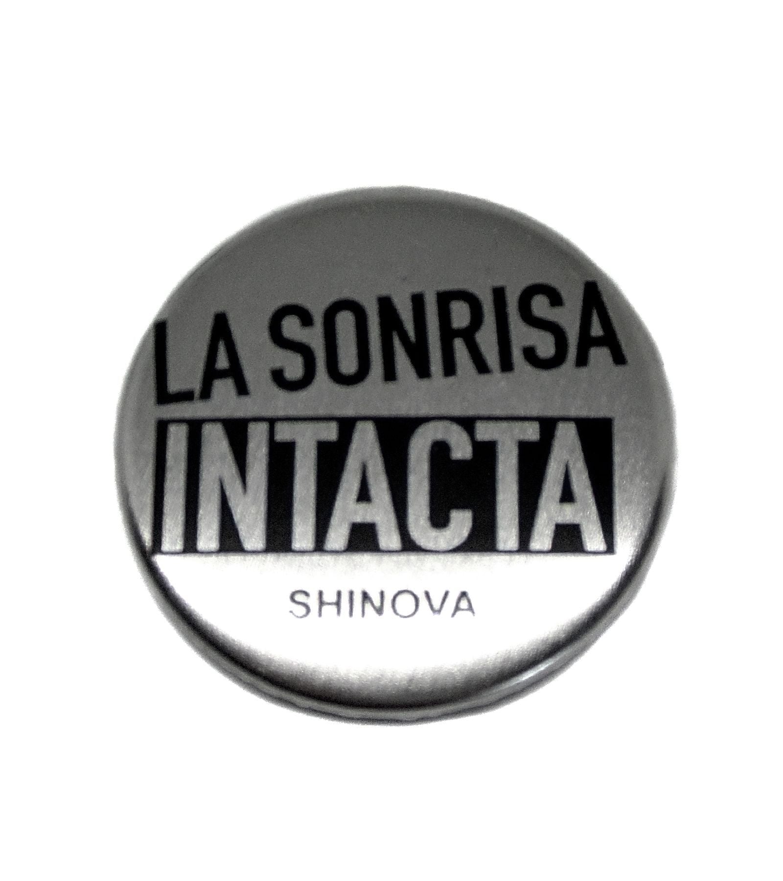 Chapa la sonrisa intacta